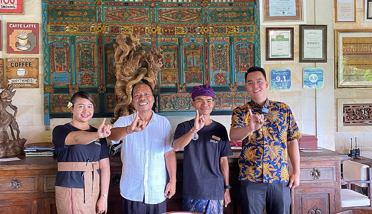 Kisah Alumni SLB Jadi Inspirasi: Universitas STEKOM dan TopLoker.com Garap Video Profil PKPLK Bali