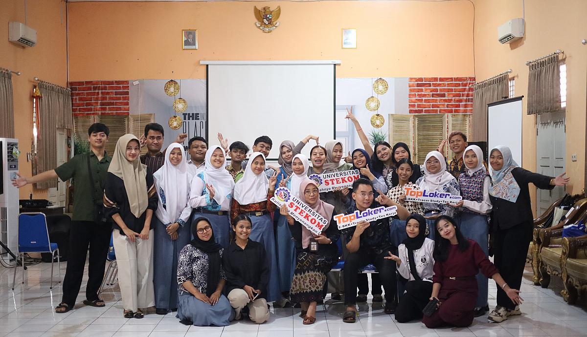Universitas STEKOM dan TopLoker.com Gelar Gladi Bersih Job Canvasing di SLBN Semarang