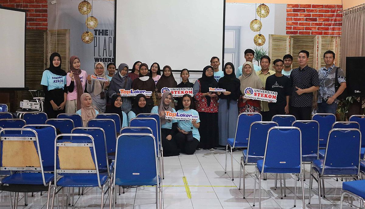 Universitas STEKOM dan Toploker.com Gelar Job Canvassing di SLB Negeri Semarang