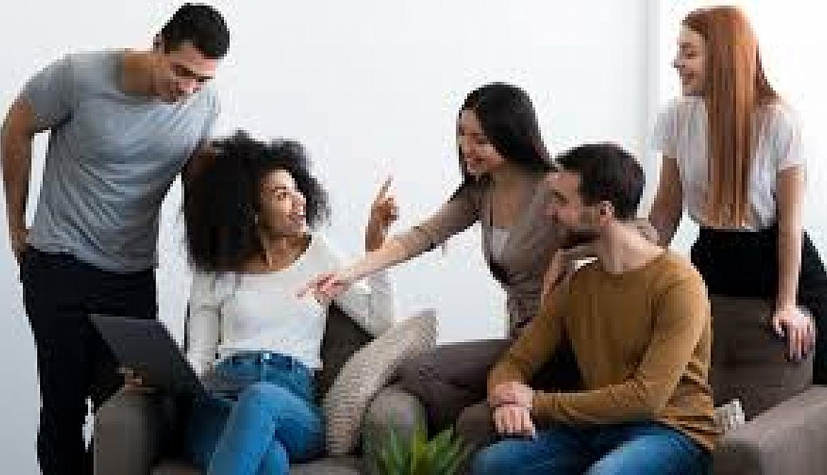 Pacar Bareng Temannya Terus? Tenang, Dia Juga Butuh Ruang!
