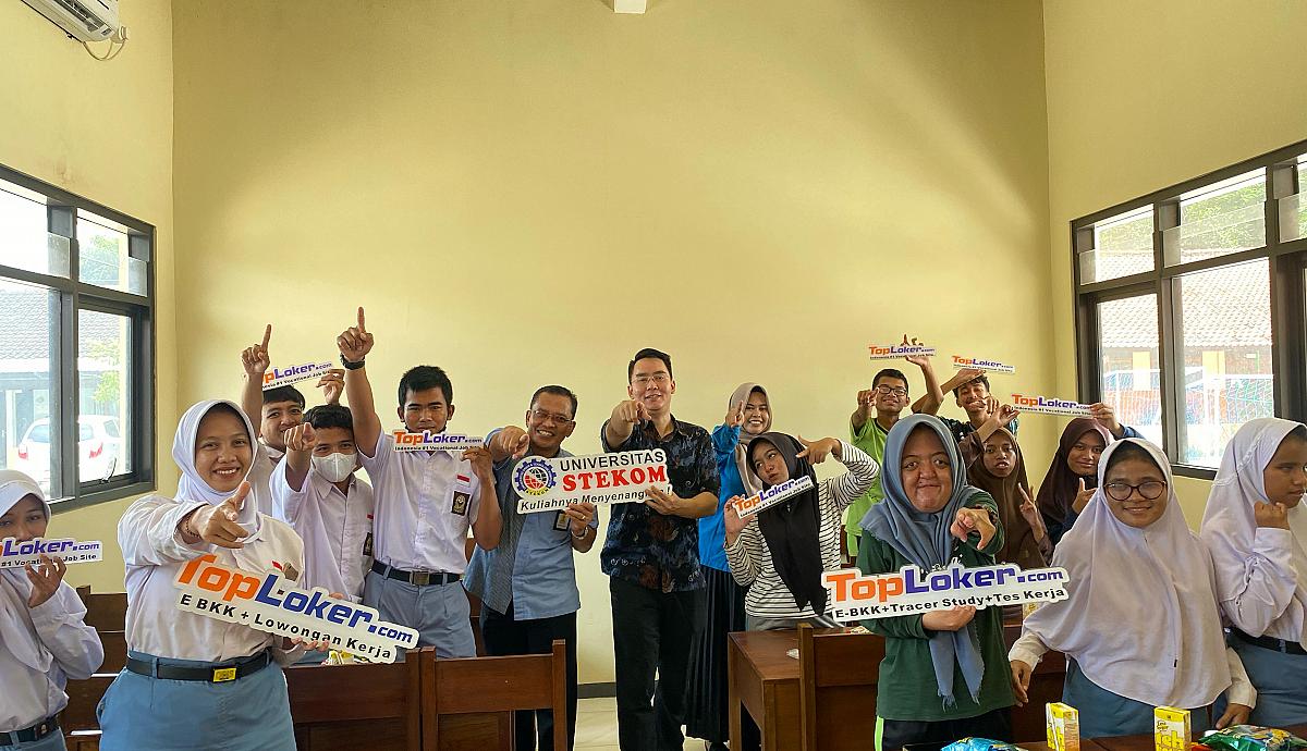 Universitas STEKOM dan Toploker.com Lakukan Pemetaan Siswa Siap Kerja di SLB Negeri Kendal