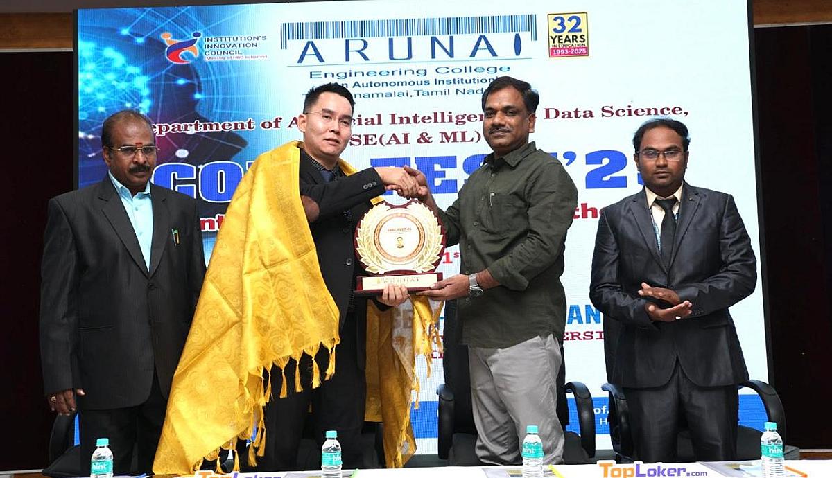 Mahasiswa Universitas STEKOM Raih Juara 2 dalam Kompetisi Internasional CODE FEST 2025